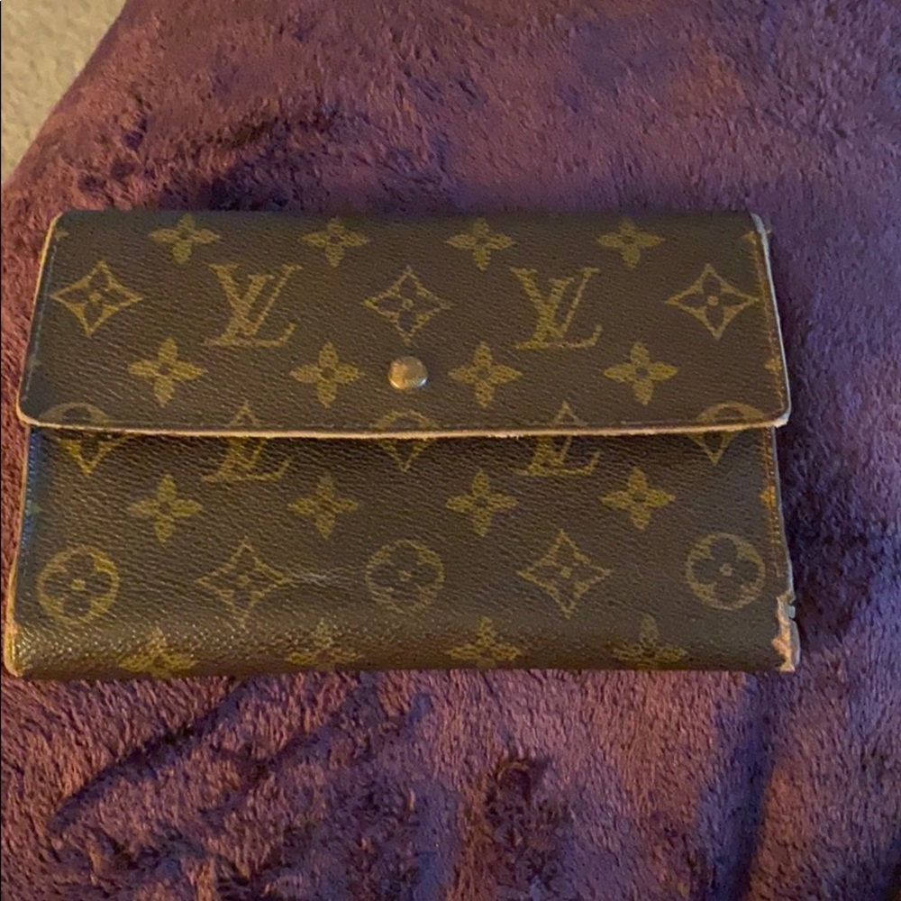 Lv wallet. SOLD!
